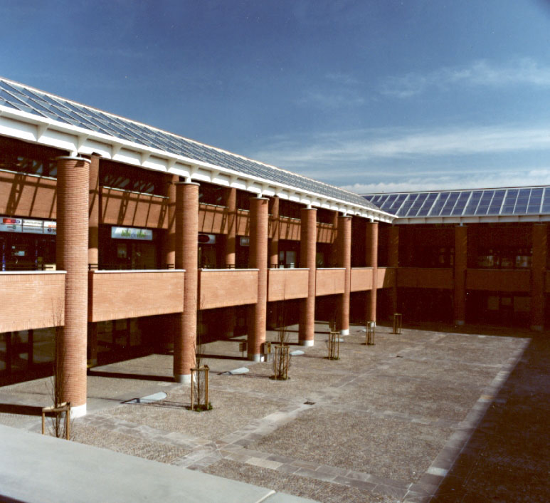 03-JOLLY-Piazza_Marconi-Vimercate-2